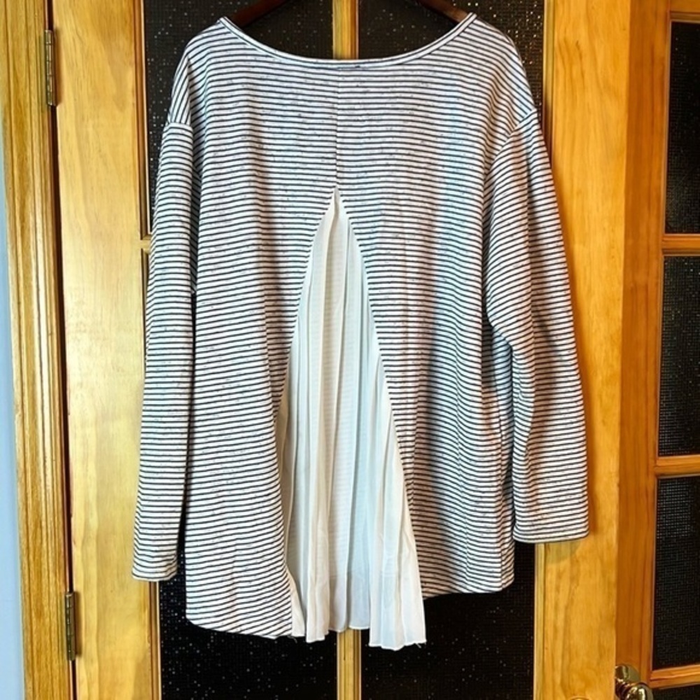 Lane Bryant Women’s Stripe Accordian Panel Chiffon Pleated Panel Knit Top 22/24